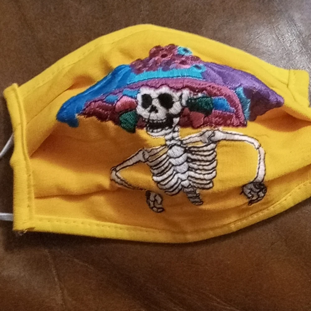 Festive Mask - Picture 1 of 2